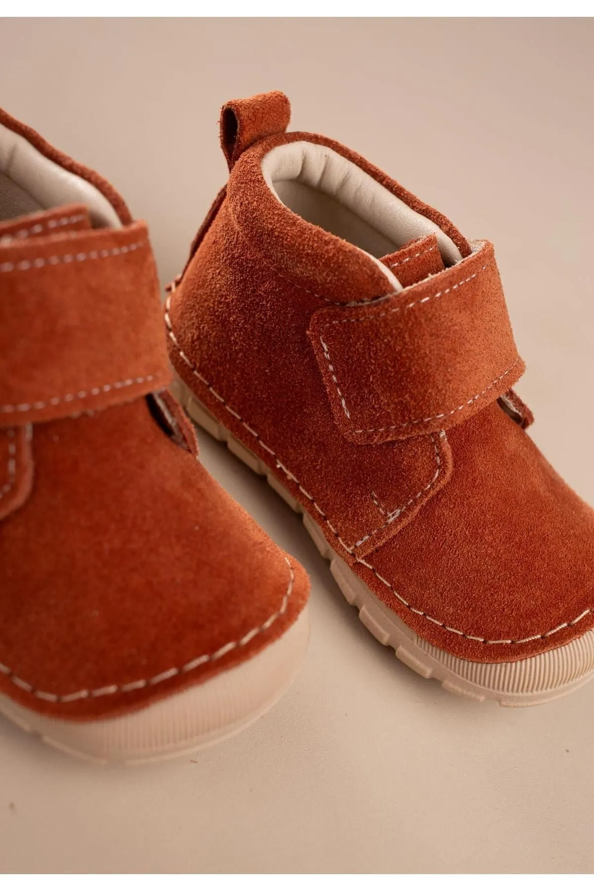 Baby first step shoe tile