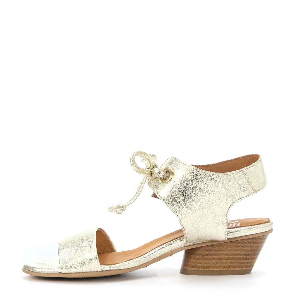 Bend Sandals