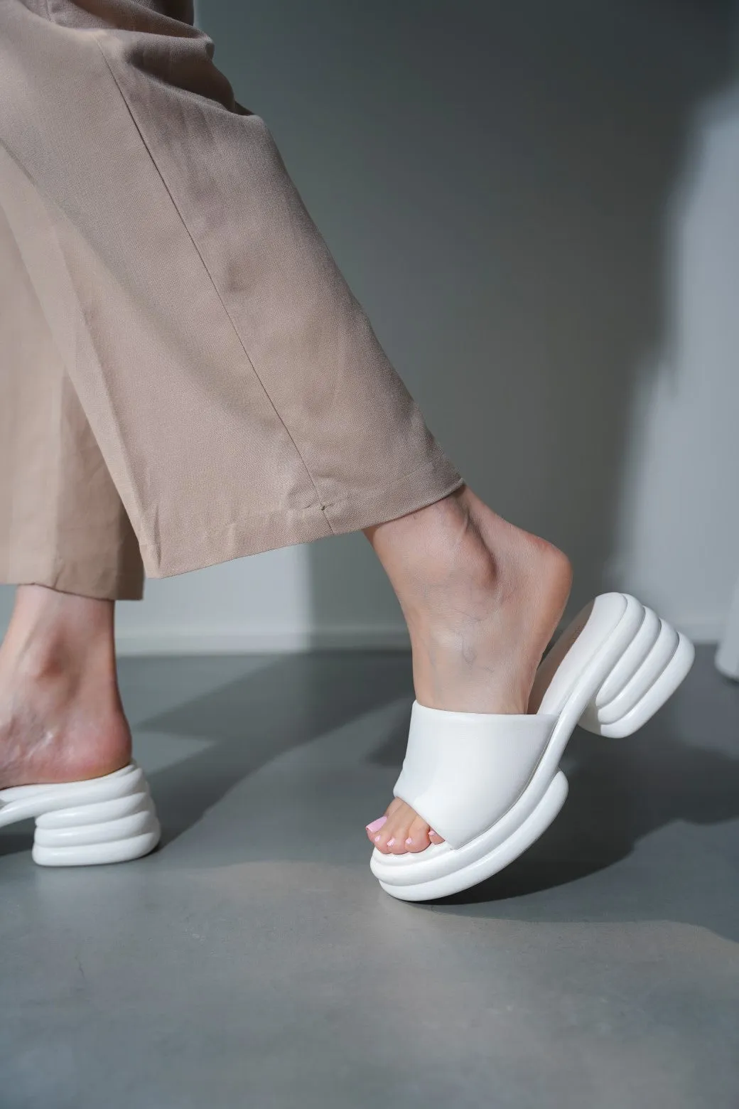 BUBBLE MAMA HEELS