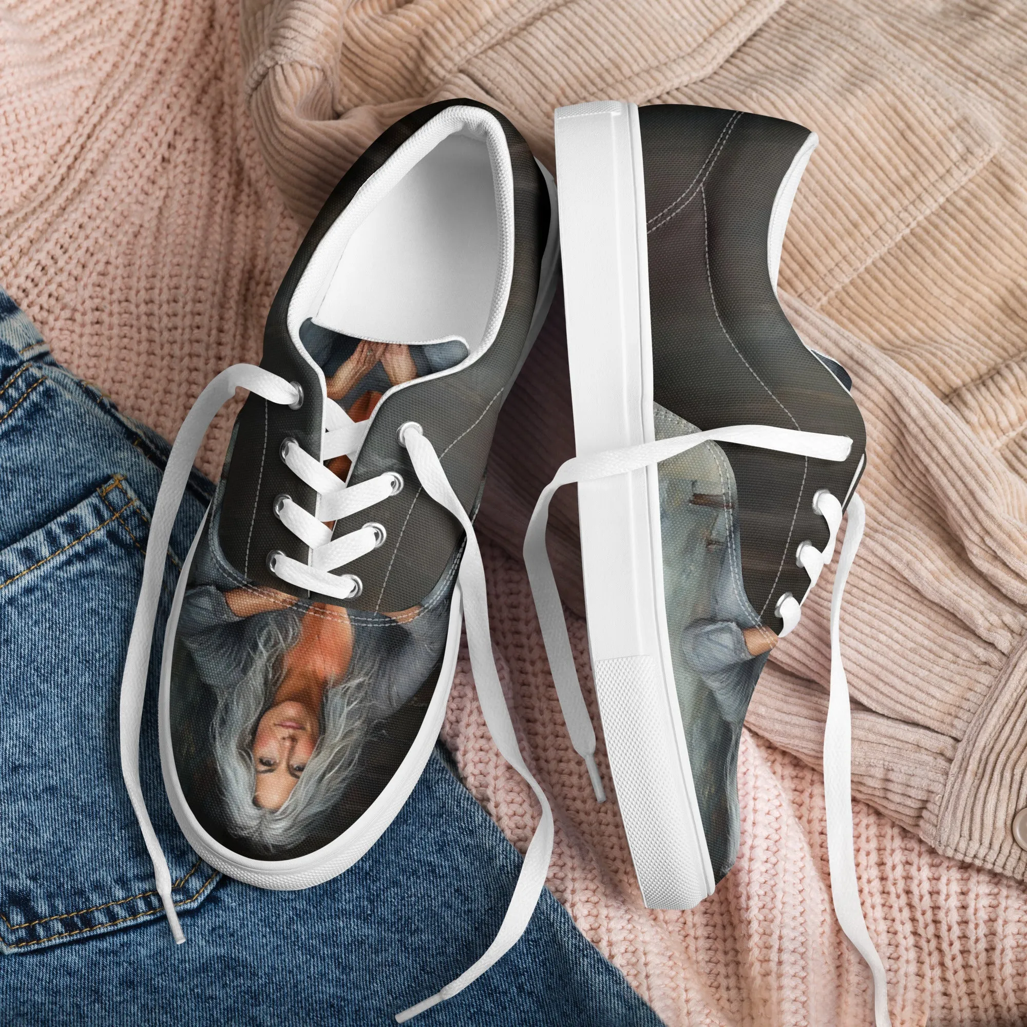 Unbroken Elegance Women’s lace-up canvas shoes