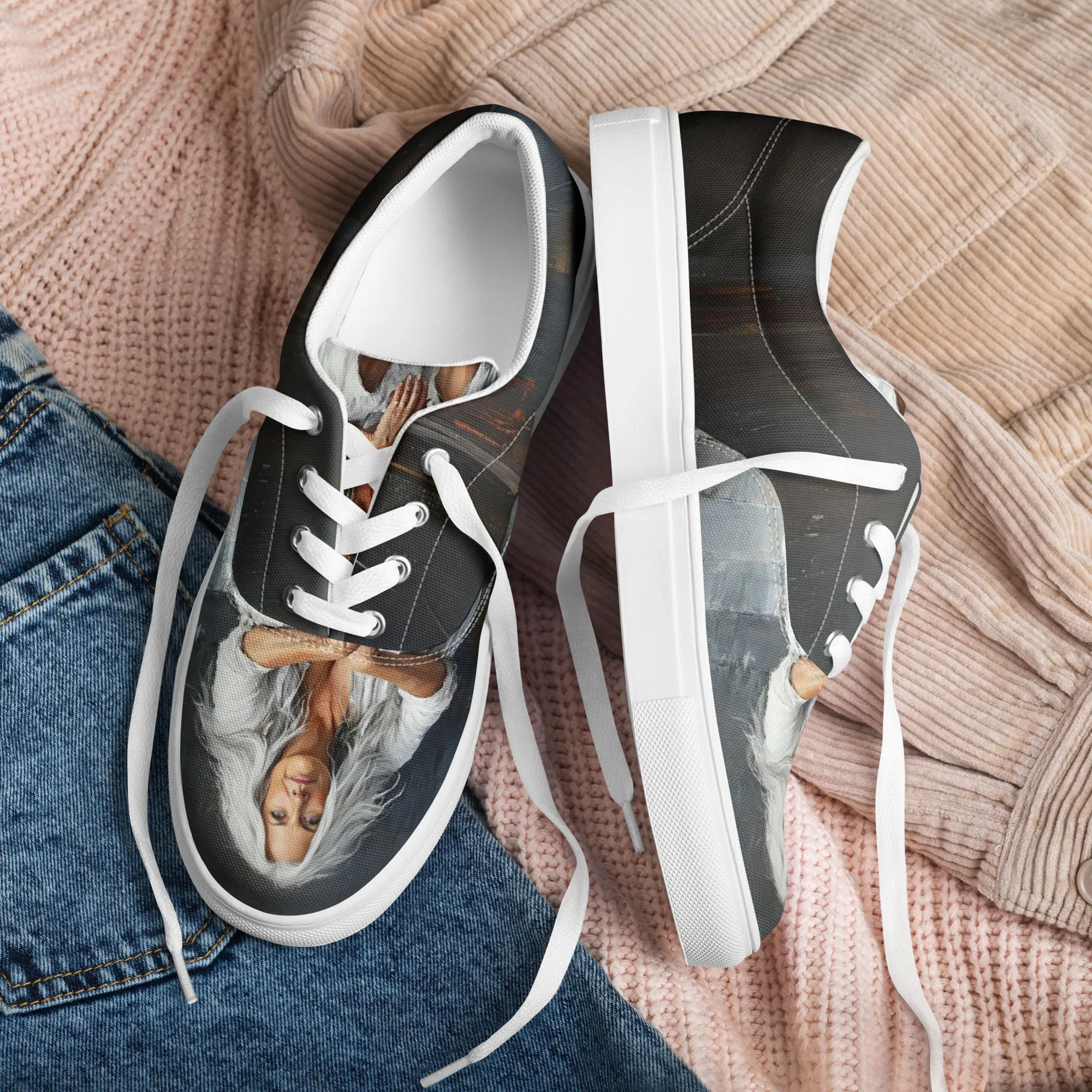 Unseen Glory Women’s lace-up canvas shoes
